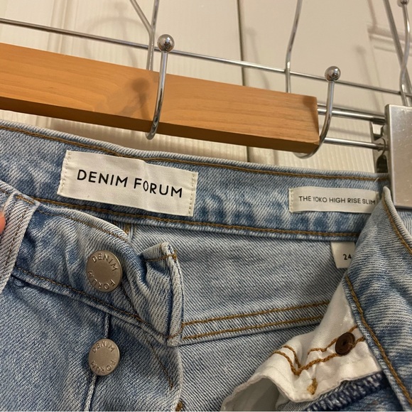 COPY - Aritzia denim forum yoko high rise light blue wash jeans, size 24 - Picture 8 of 12